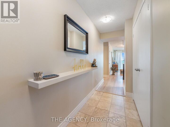 Property Photo:  8 Park Road 3301  ON M4W 3S5 
