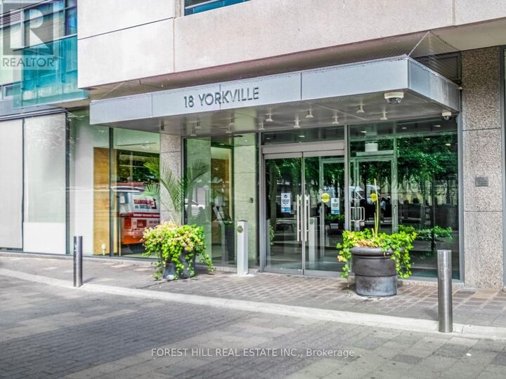 Property Photo:  18 Yorkville Avenue 2405  ON M4W 3Y8 