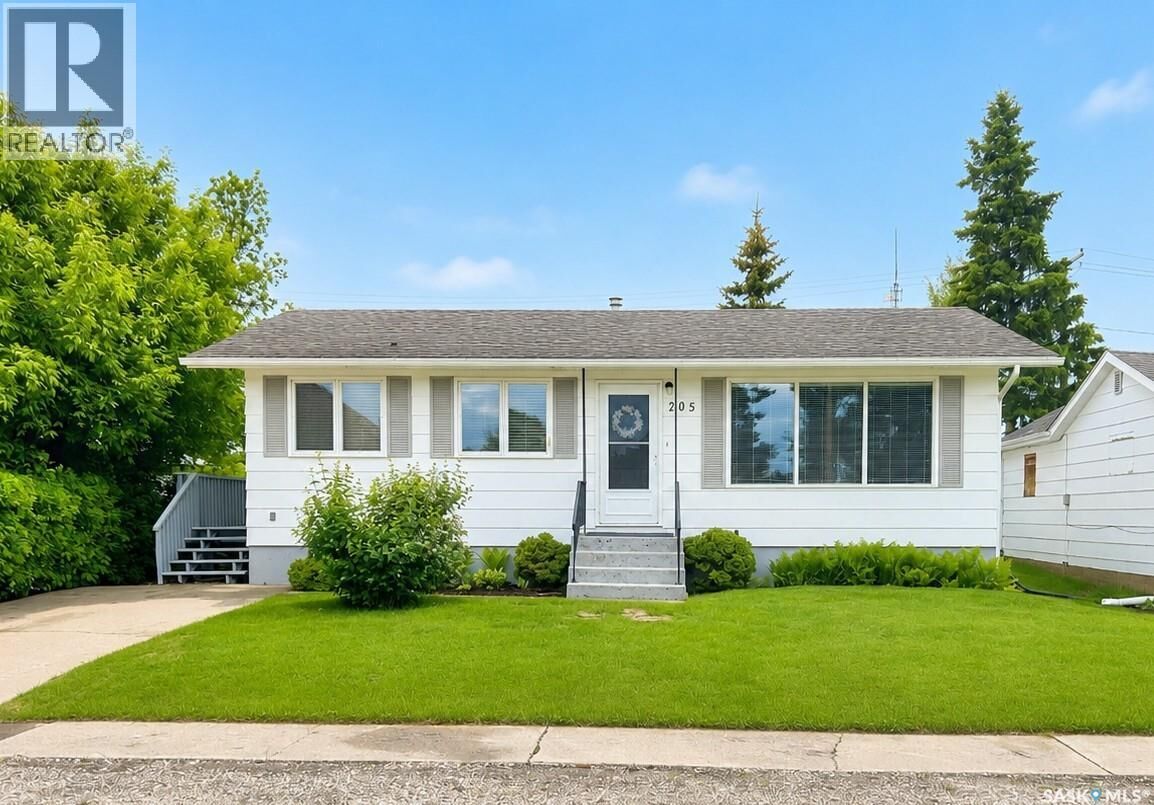 Property Photo: 205 4th Avenue W SK S0J 2E0