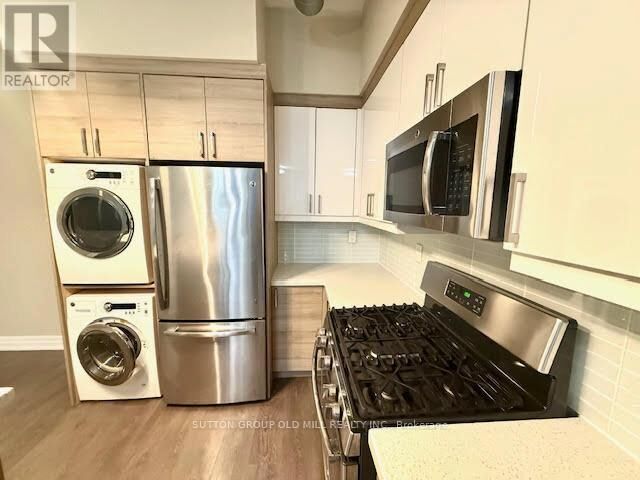 Property Photo:  259 Gerrard Street East 1A  ON M5A 2G1 