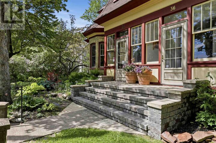 Property Photo: 36 Herrick St ON P6A 2T6