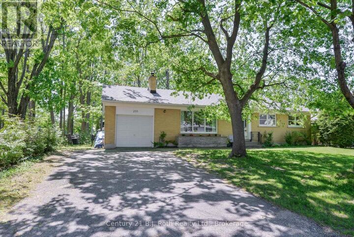 Property Photo:  233 Lawrence Avenue  ON L3V 5M3 
