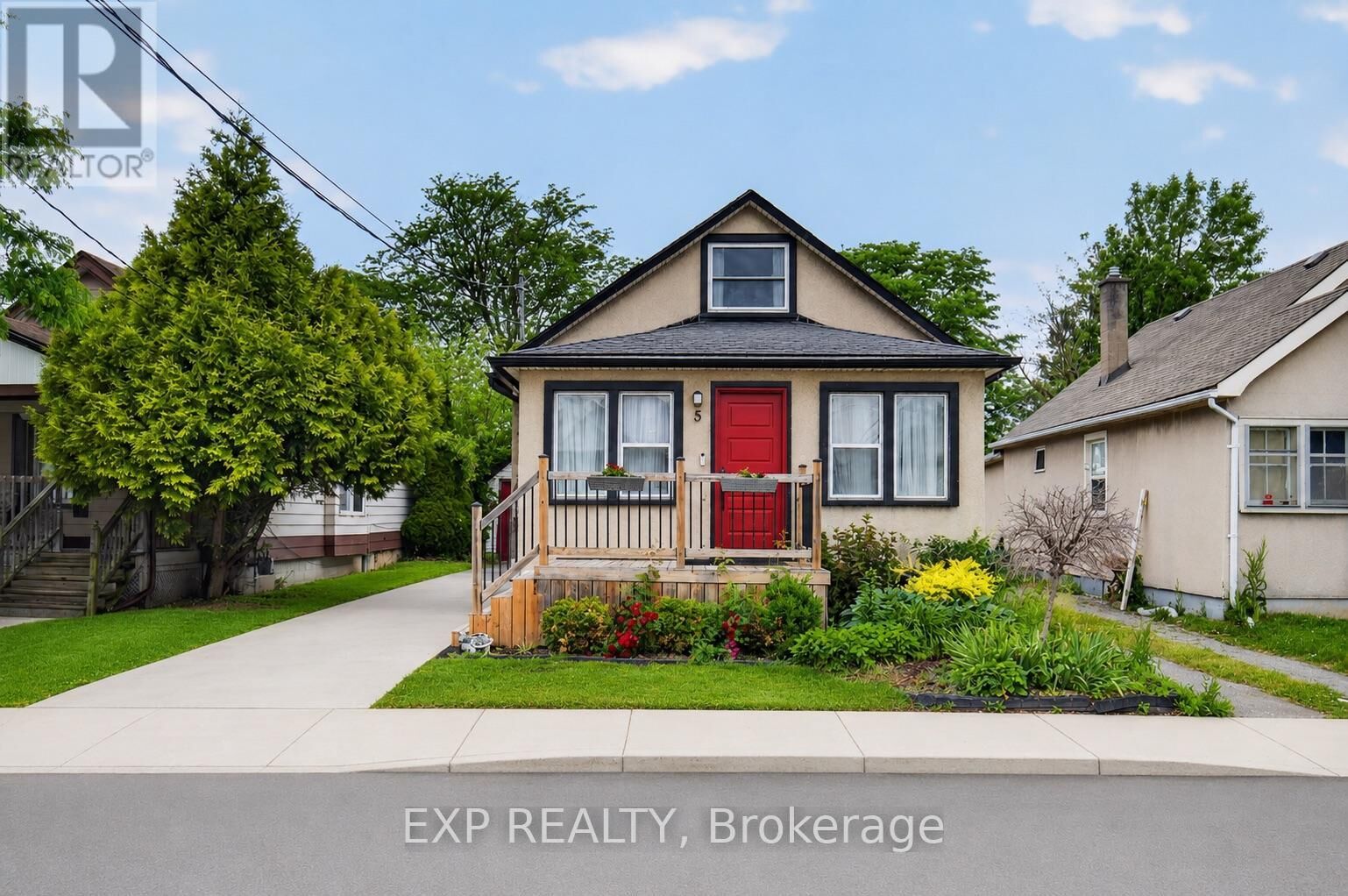 Property Photo:  5 Elberta Street  ON L2M 5M4 