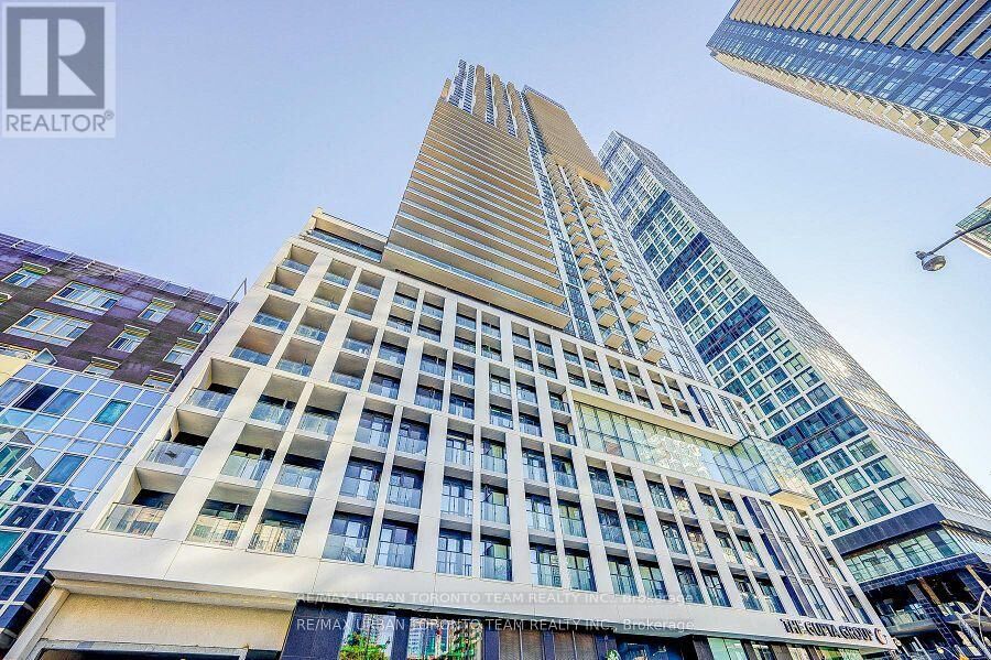 Property Photo:  251 Jarvis Street 4208  ON M5B 0C3 