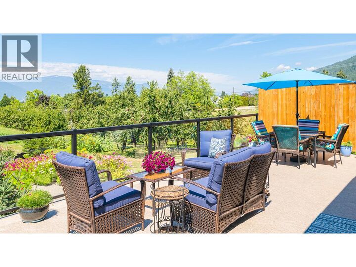 Property Photo:  717 25th Avenue South  BC V0B 1G1 