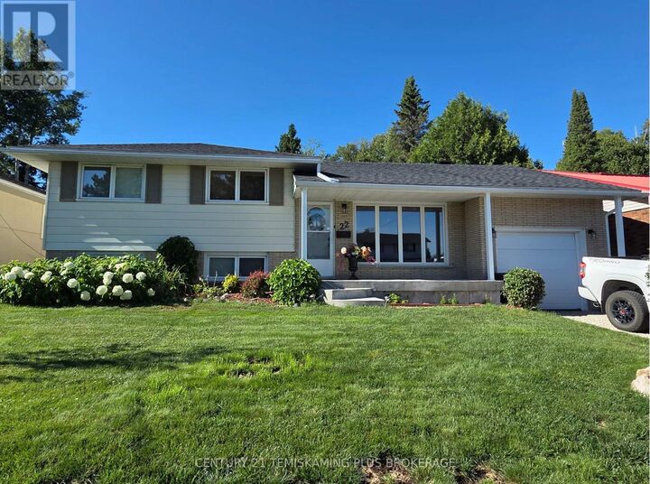 22 Harding Avenue — photo 1