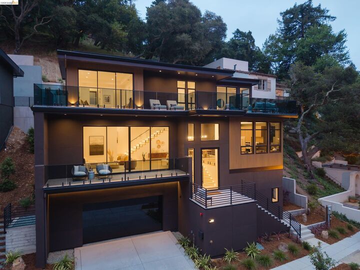 Property Photo: 1667 Trestle Glen Rd CA 94610