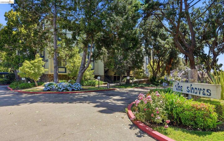 Property Photo: 955 Shorepoint Ct 208 CA 94501