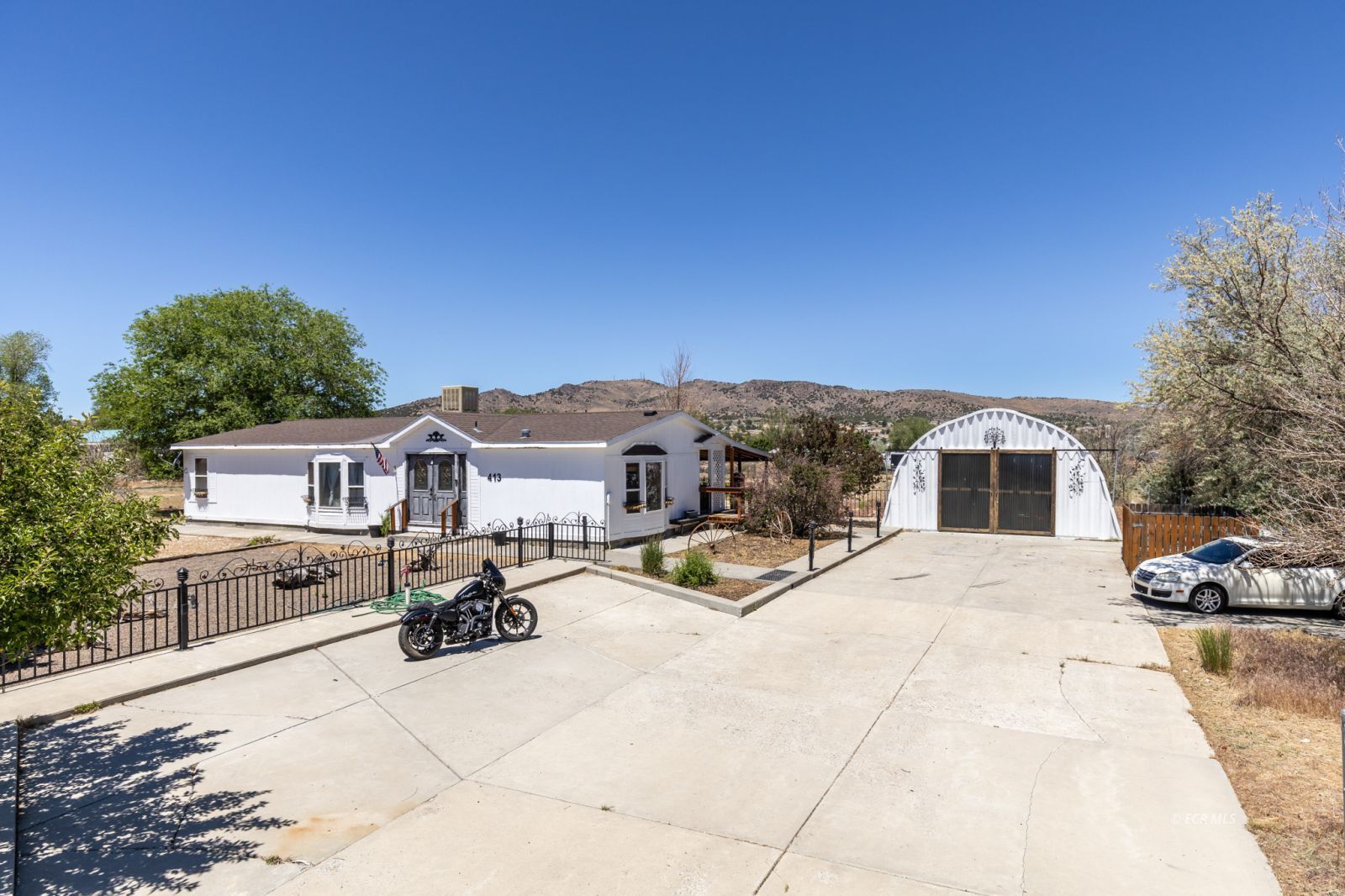 Property Photo: 413 Westcliff Drive NV 89815