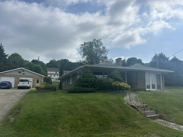 Property Photo:  817 North Street  PA 16335 