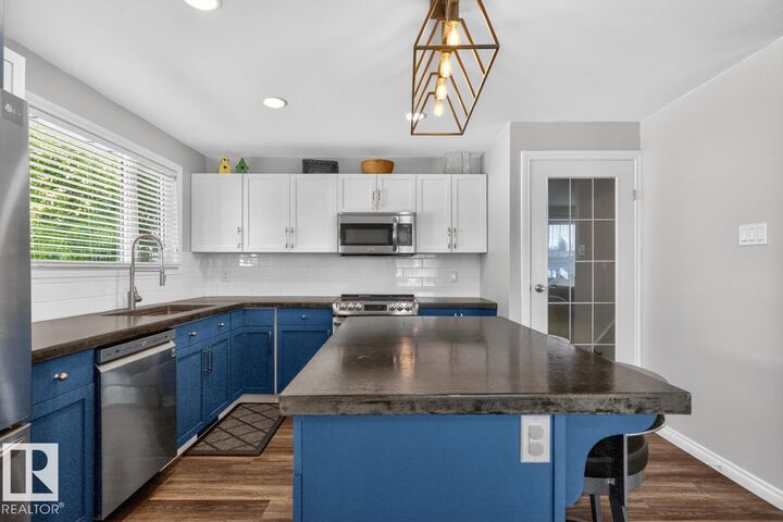 152 Warwick Road NW — photo 1