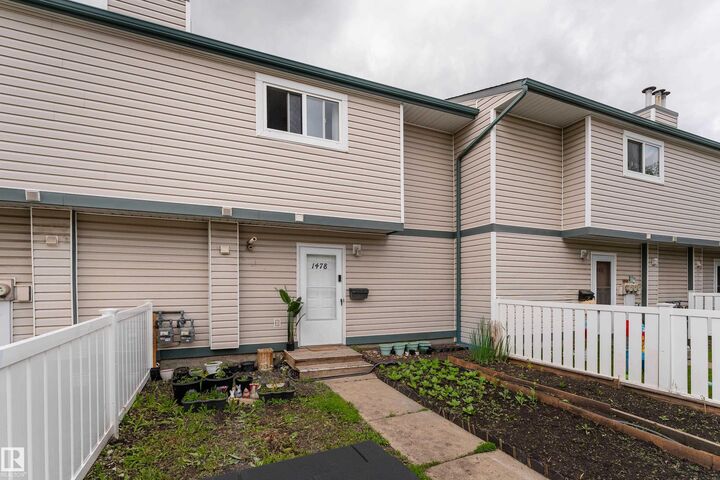 Property Photo:  1478 Lakewood Road NW  AB T6K 3M2 