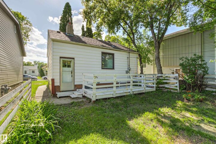 Property Photo:  11417 65 Street NW  AB T5W 4K7 