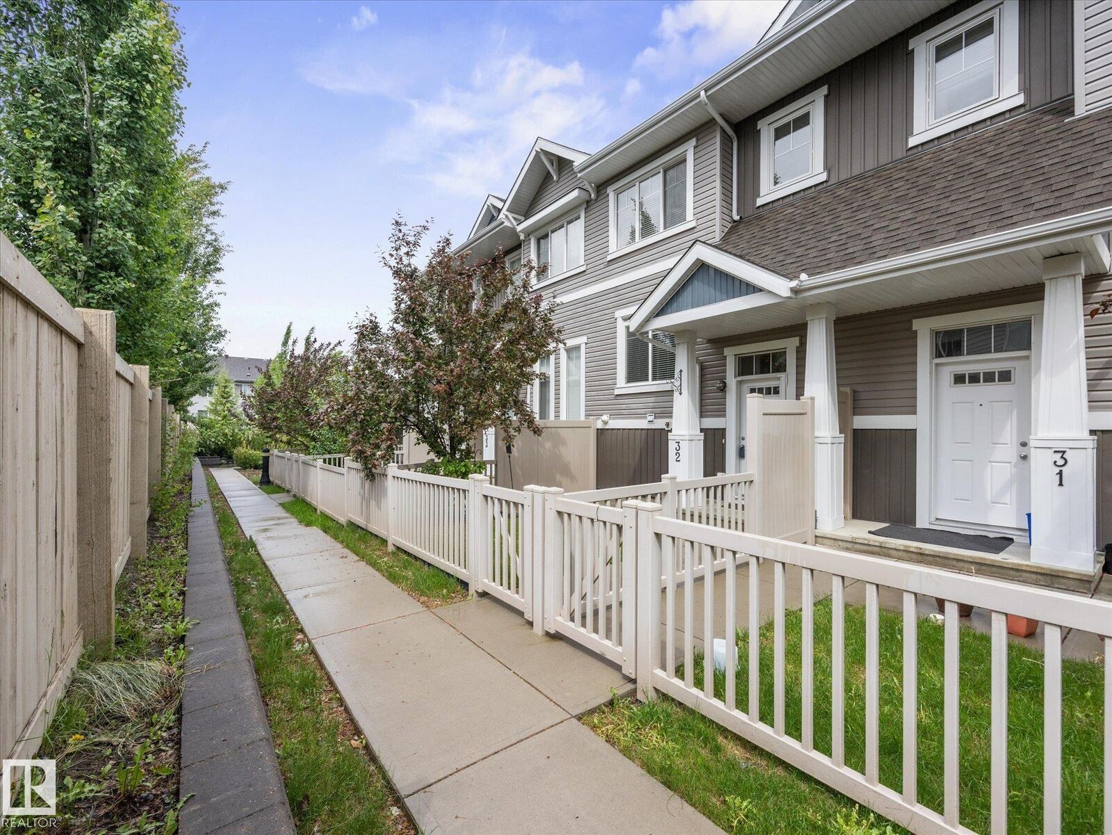 Property Photo:  1140 Chappelle Boulevard SW 32  AB T6W 2Z3 