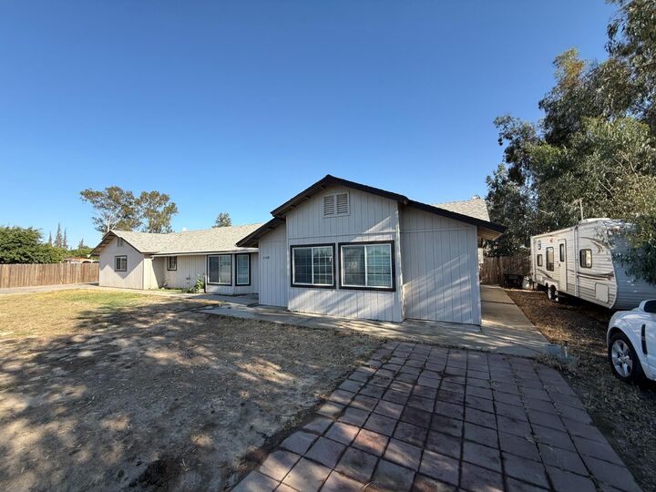 Property Photo: 2109 E Dinuba Avenue CA 93725