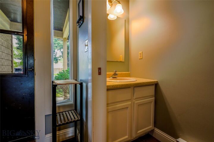 Property Photo:  1612 W Olive Street 6  MT 59715 