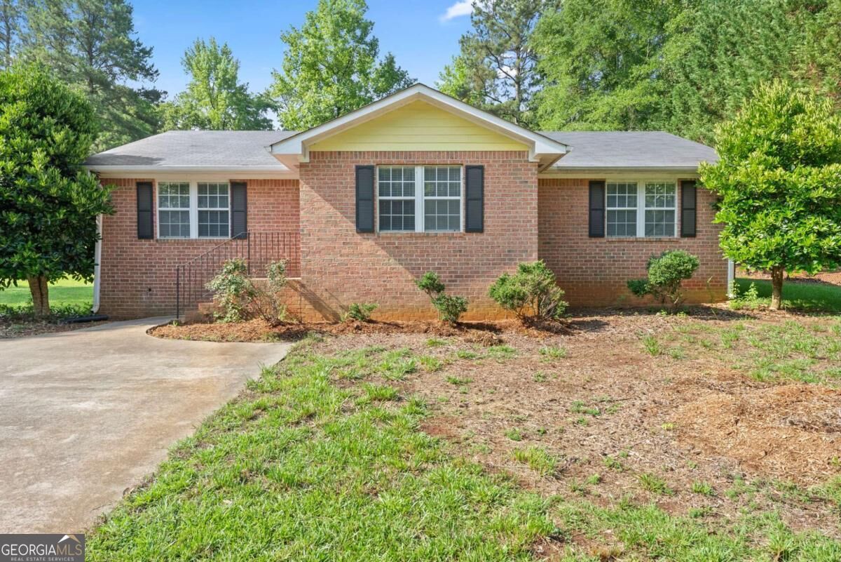 Property Photo:  175 Big Oak Circle  GA 30605 