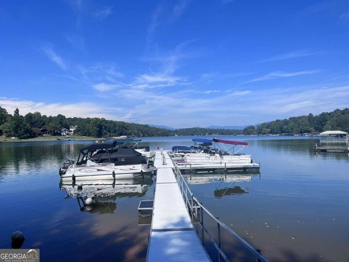 Property Photo: 14 B Breezewood Village GA 30582