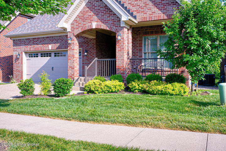 Property Photo: 4120 Calgary Way KY 40241
