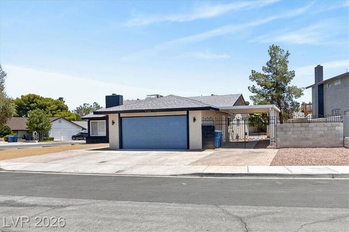 Property Photo: 4366 Hidden Oak Court NV 89103