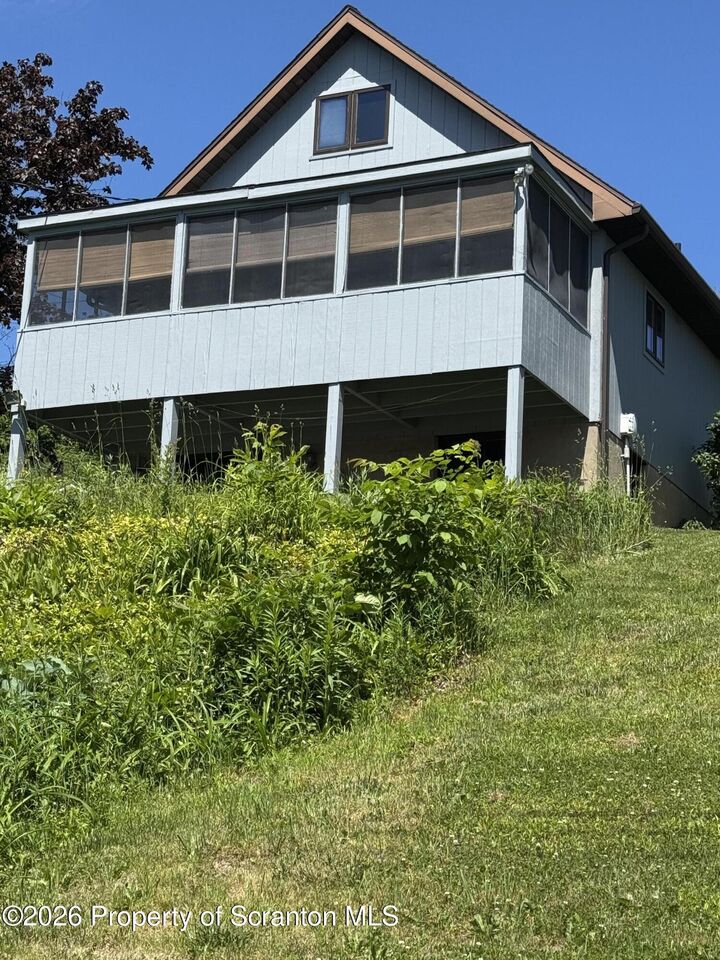 Property Photo:  33 Lakefront Lane  PA 18433 