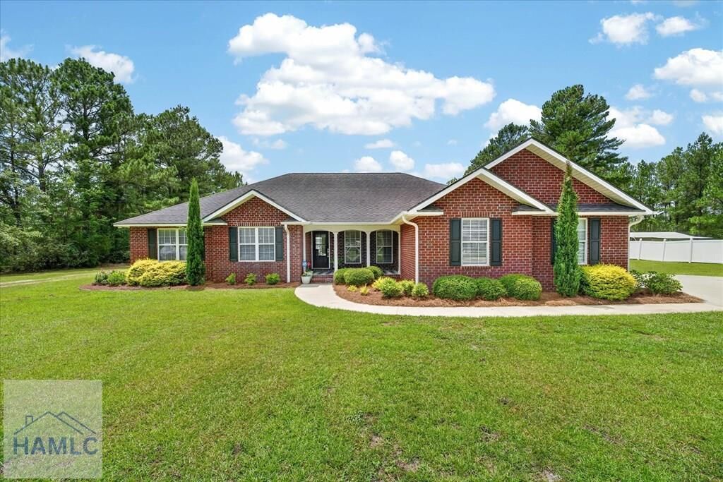 Property Photo: 176 Cathy Lane NE GA 31316