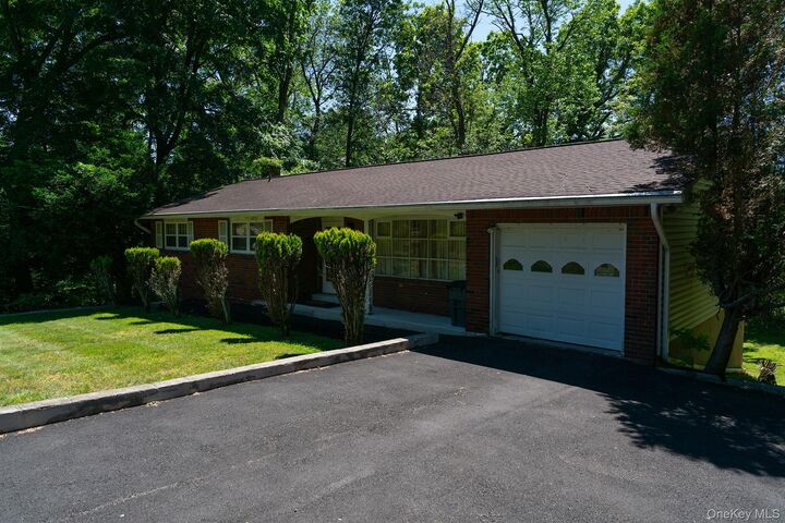 Property Photo:  81 Hempstead Road  NY 10977 