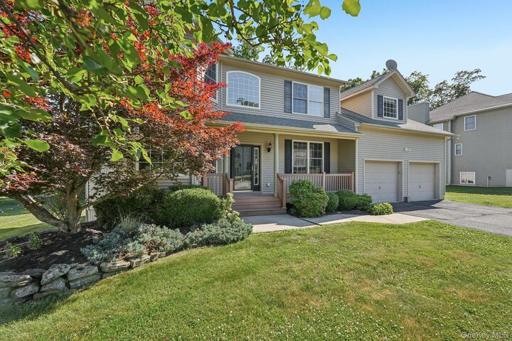 Property Photo:  110 Winding Brook Court  NY 12553 