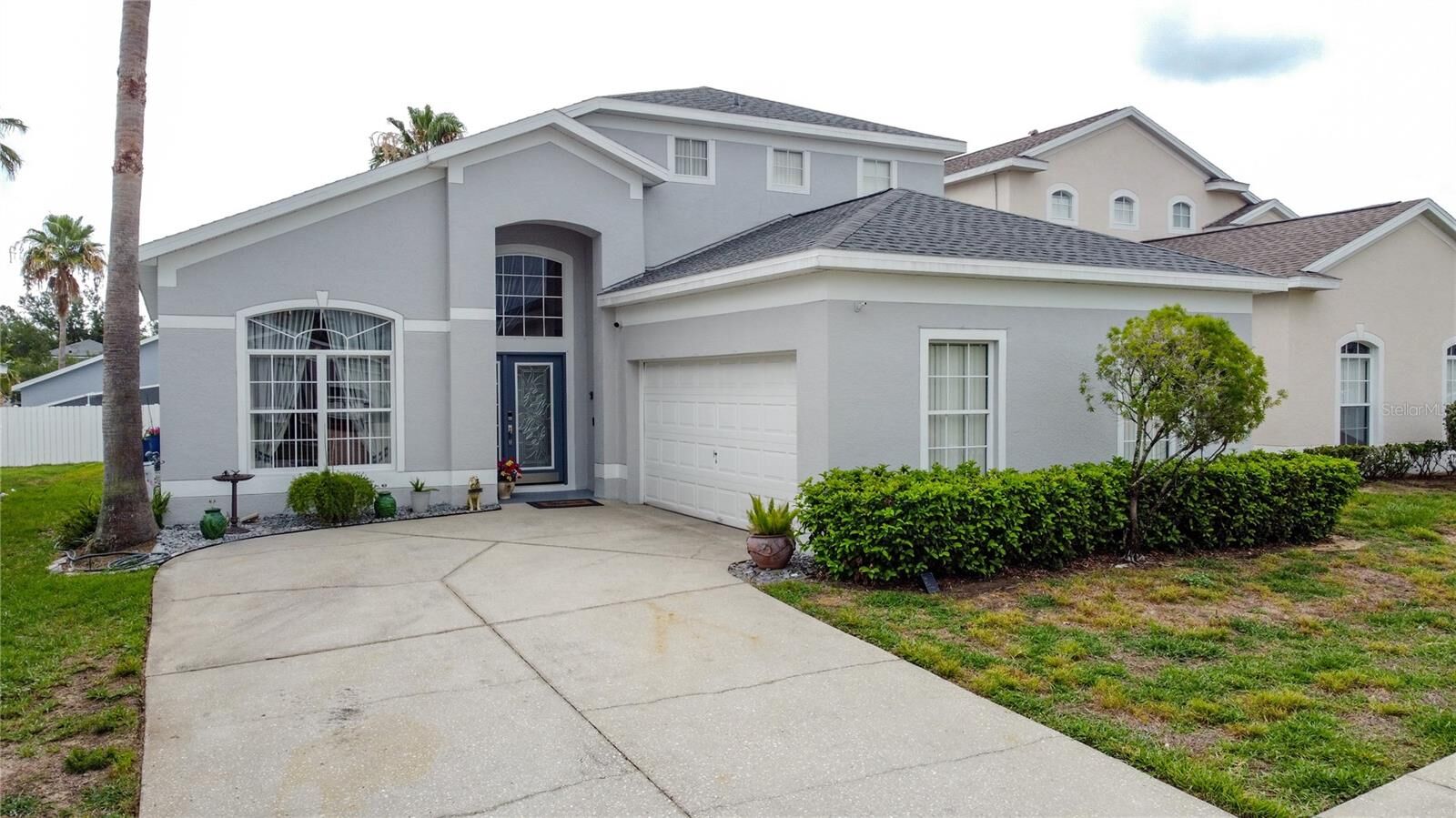 Property Photo:  208 Castlemain Circle  FL 33897 