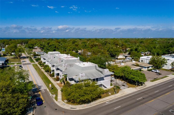 Property Photo: 4405 W Fair Oaks Avenue 21 FL 33611