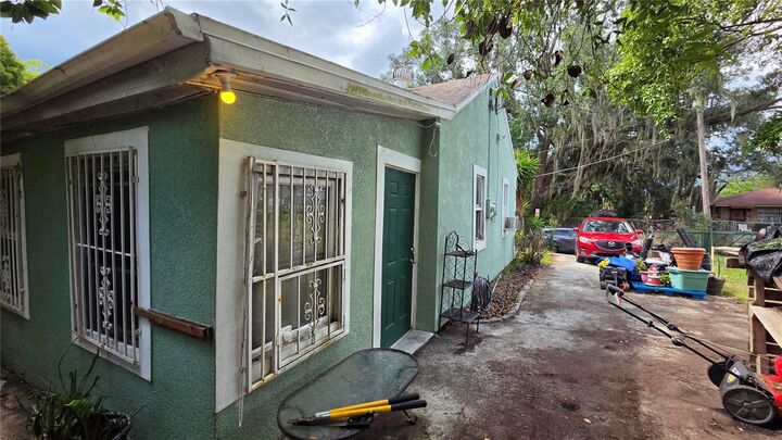 Property Photo: 522 W 13th Street FL 33805
