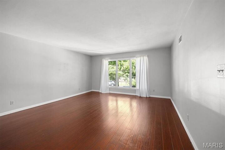 Property Photo:  7527 Claymont Court 4  IL 62223 