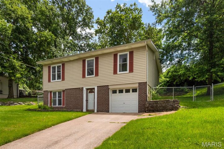 Property Photo:  537 Blackberry Path  MO 63010 