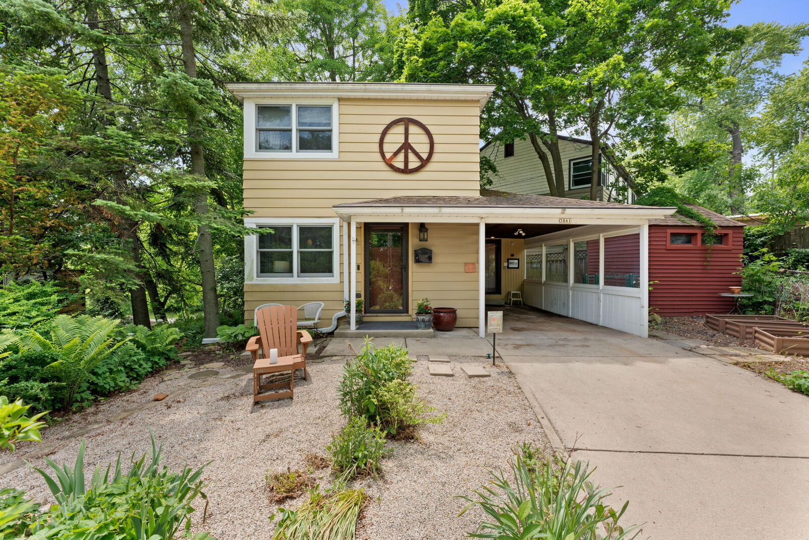 Property Photo: 3061 N Gordon Cir WI 53212