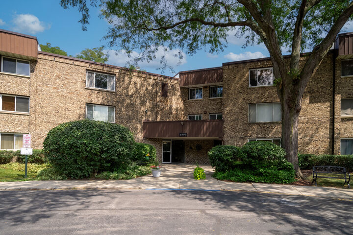 Property Photo:  2600 Brookwood Way Drive 113A  IL 60008 