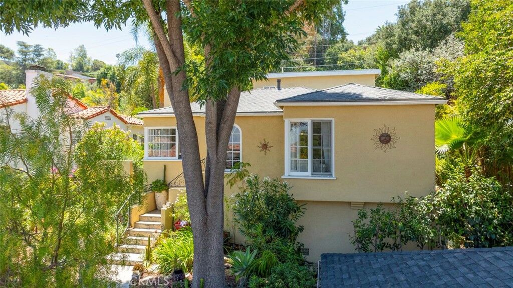 Property Photo:  11316 Sunshine Ter  CA 91604 