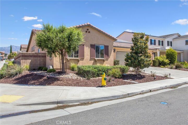 Property Photo: 1612 Croton CA 92223