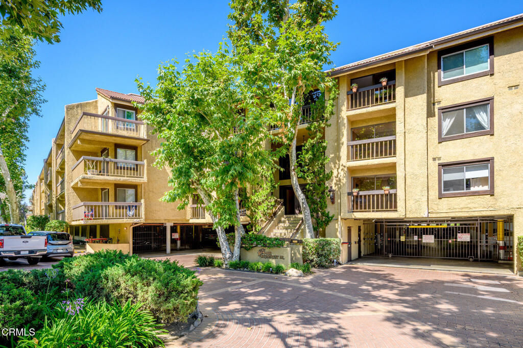 Property Photo: 3481 Stancrest Drive 335 CA 91208