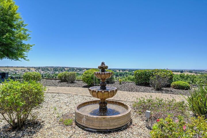 Property Photo:  2229 Longspur Loop  CA 95648 