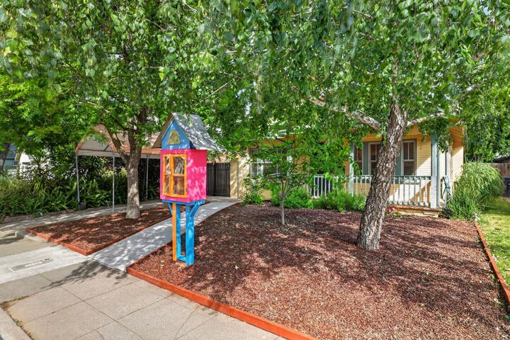 Property Photo: 3957 Miller Way CA 95817