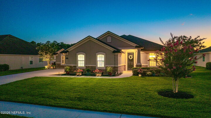 Property Photo:  1322 Warbler Way  FL 32068 