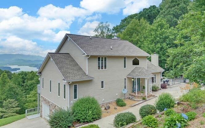 Property Photo:  880 Locust Trail  GA 30546 