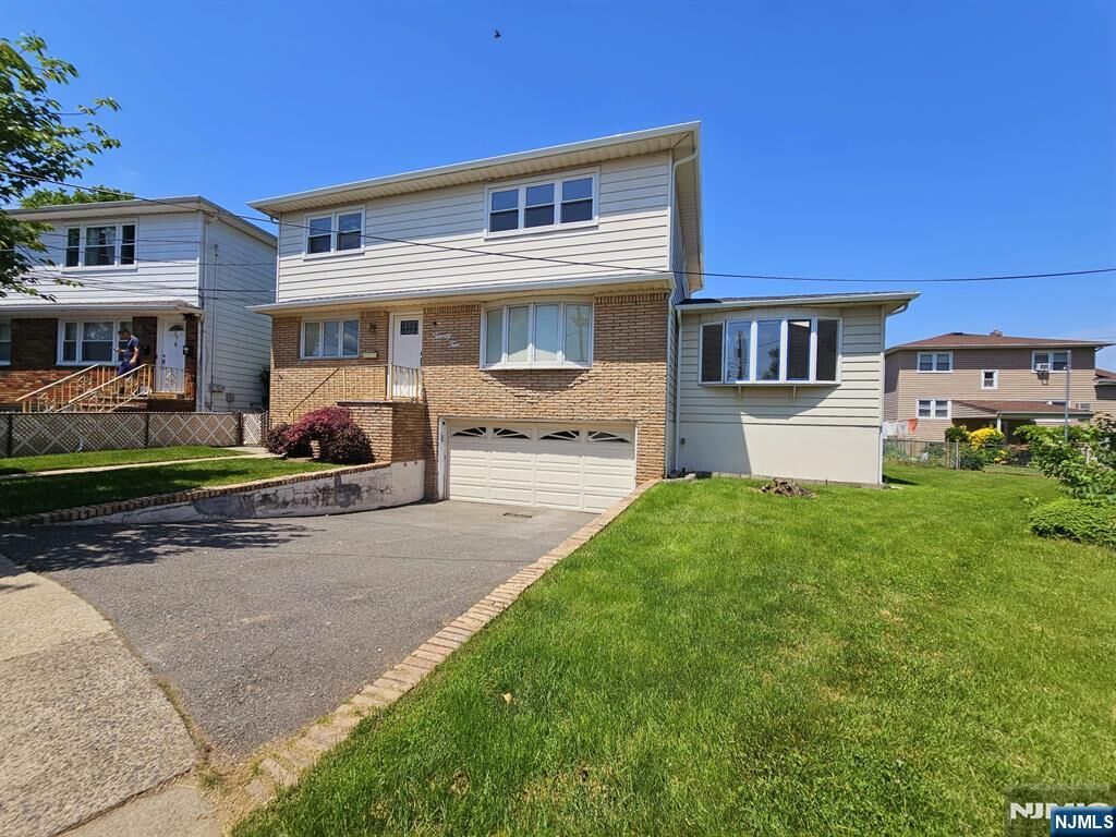 Property Photo:  22 Kennedy Court 2  NJ 07071 
