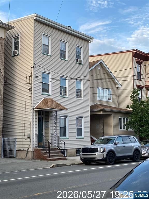 Property Photo:  217 Walnut Street 2  NJ 07105 