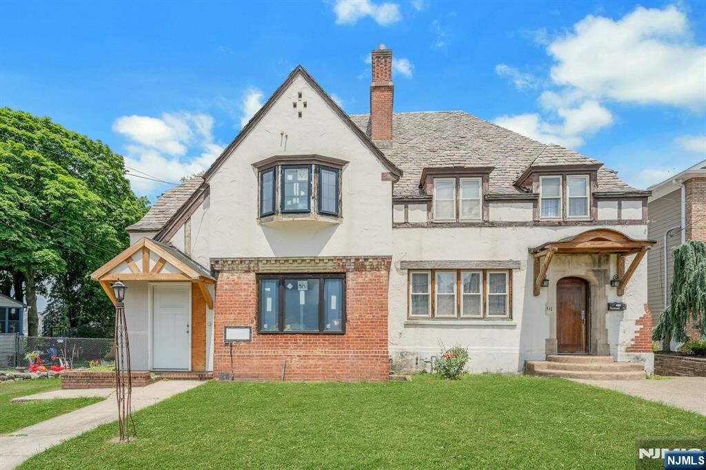 Property Photo:  541 Page Avenue  NJ 07071 