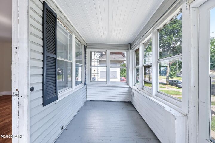 Property Photo: 2008 Mansfield Road OH 43613