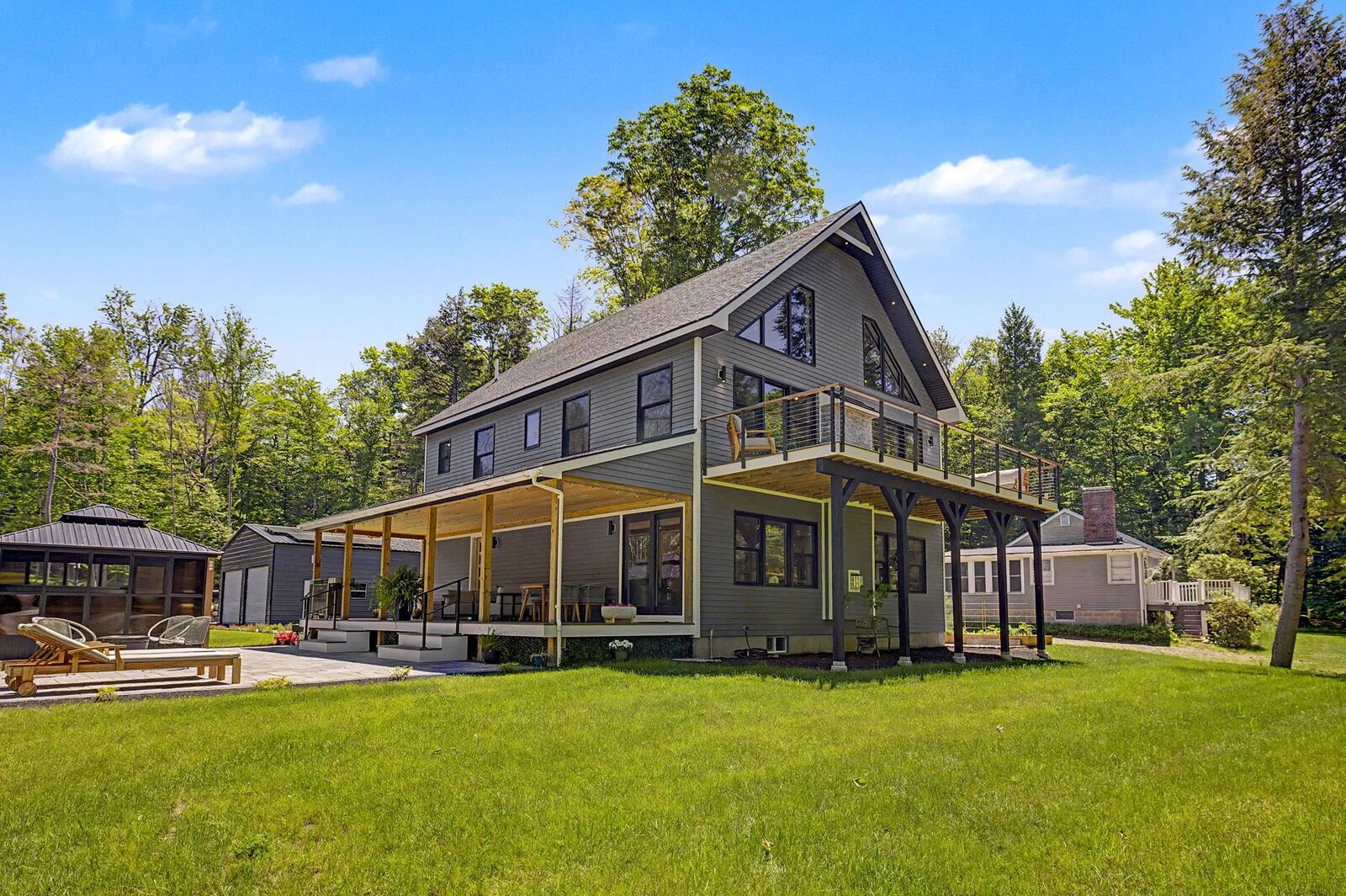 Property Photo: 239 Maple N Street NH 03222
