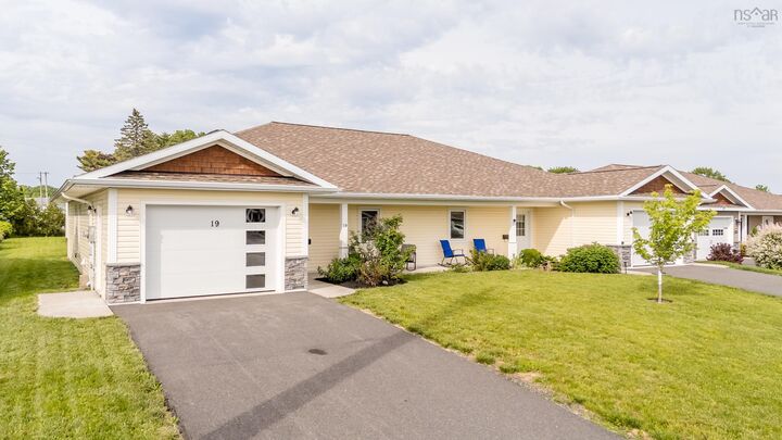 Property Photo:  19 Mackinnon Court  NS B4N 0A7 