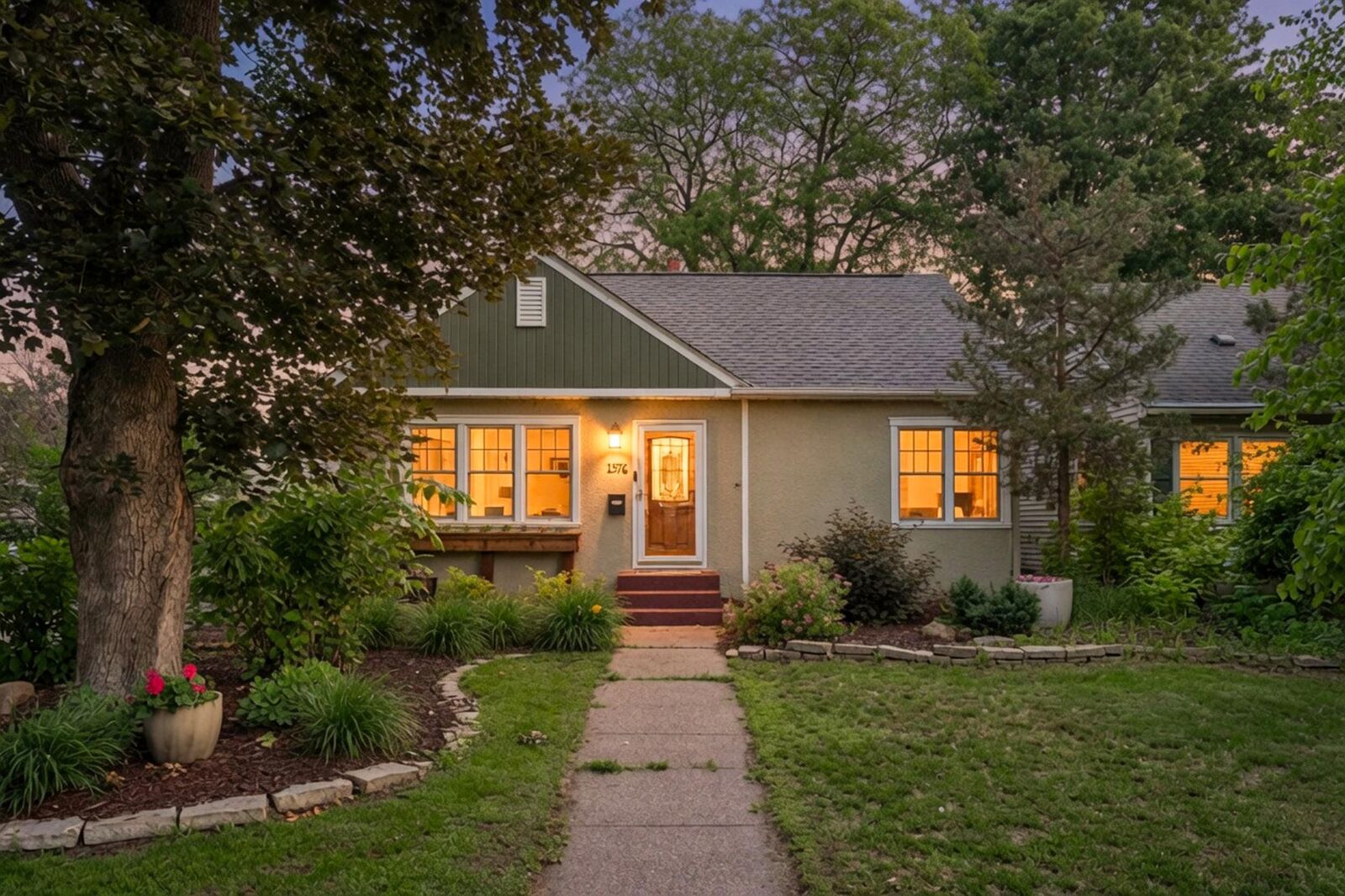 Property Photo:  1576 Grotto Street N  MN 55117 
