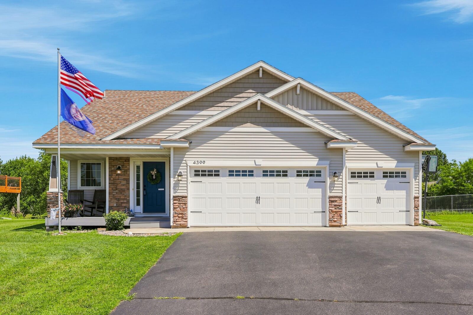 Property Photo:  4399 87th Street NE  MN 55362 